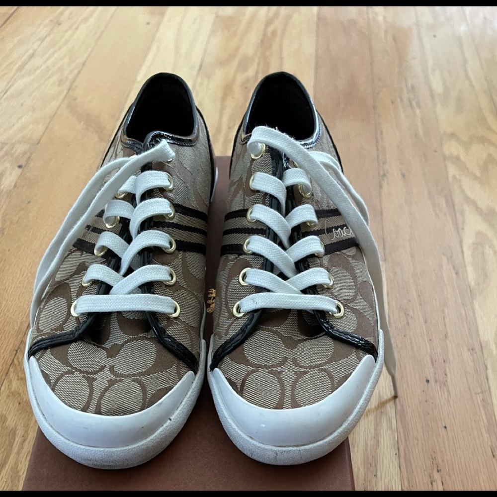 Coach brown/black pumps 8.5